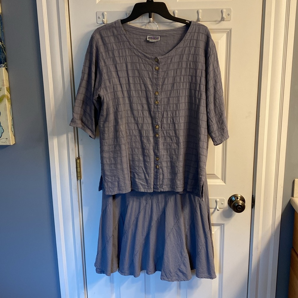 Shirt and skirt set. Elastic in waist is no longer stretchy
Price reduced - Picture 2 of 11